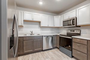 featured image of 1050 Valley Dr #6