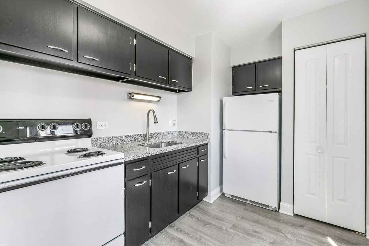 6021 N Winthrop Ave #508 - Photo 3 of 14