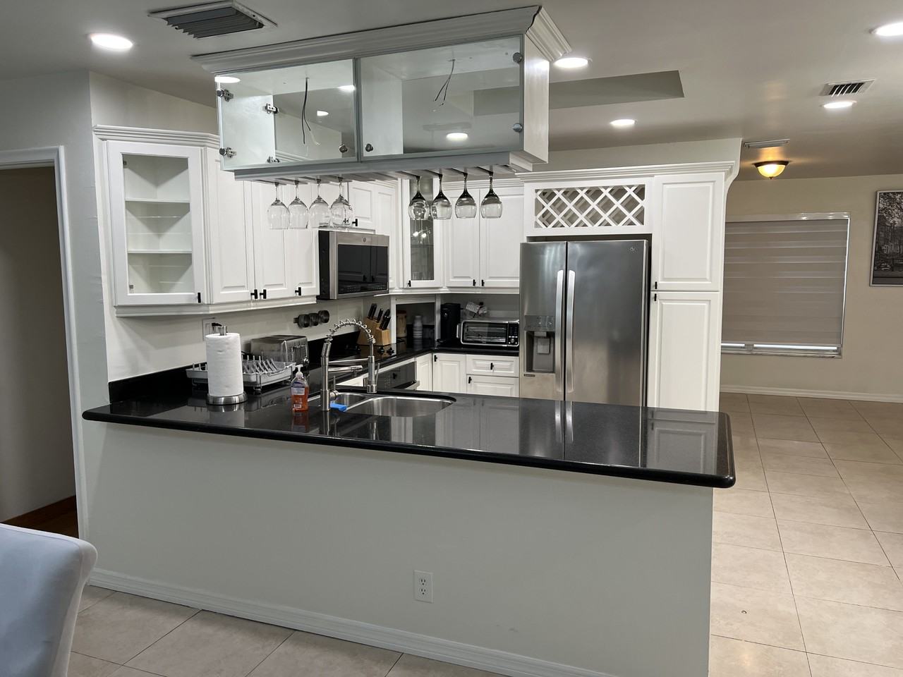 1010 Hollywood Blvd #NA - Photo 4 of 17