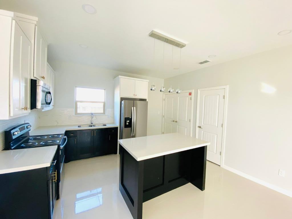 204 W Saint Helena Ave #3 - Photo 2 of 13