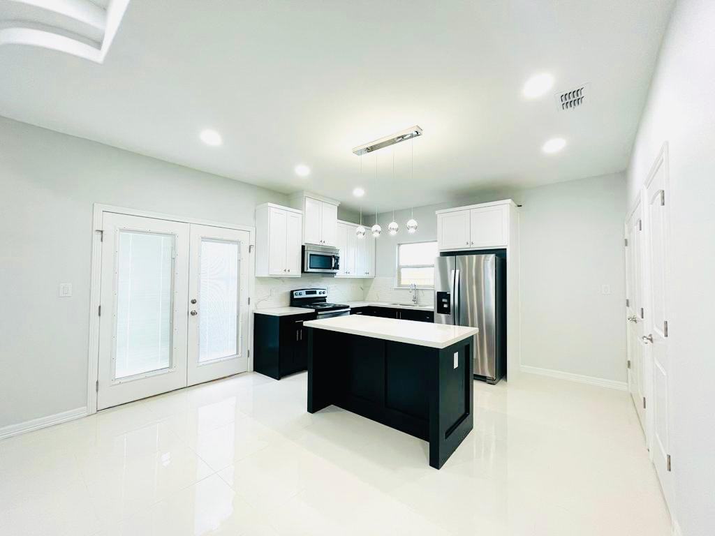 204 W Saint Helena Ave #3 - Photo 3 of 13