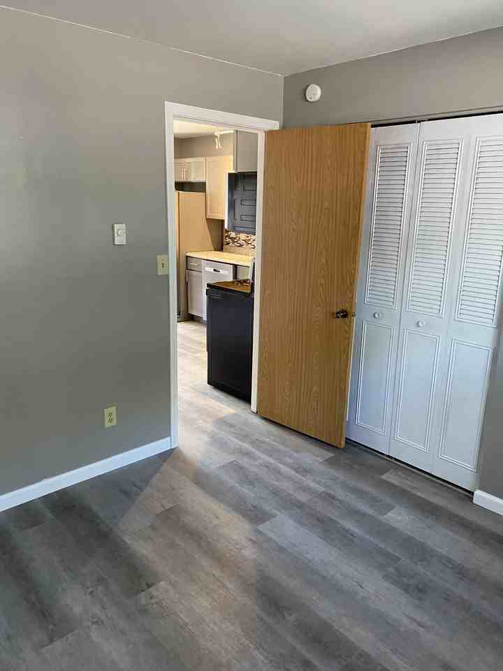 816 Tippecanoe St #1 - Photo 4 of 14