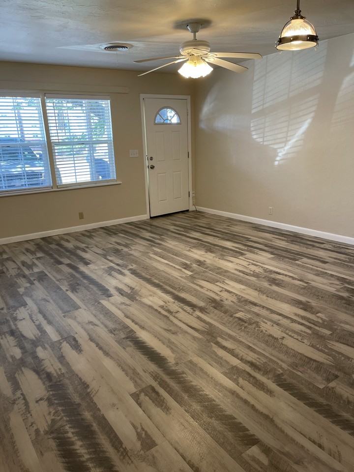 819 E Lindsey St #NA - Photo 5 of 26