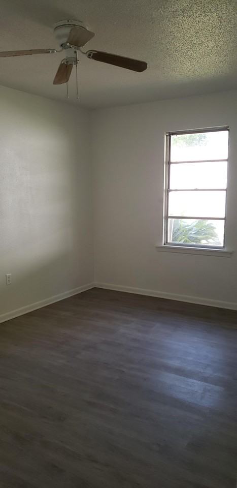 1009 West St #B - Photo 6 of 7