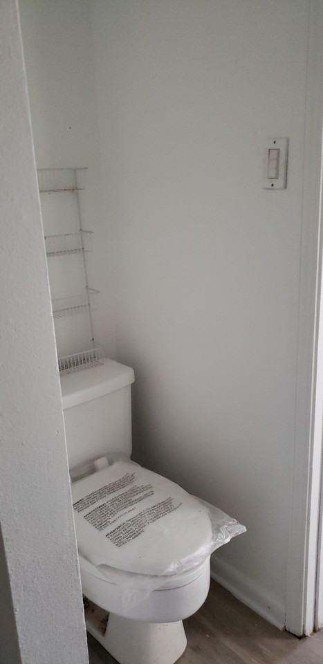 1009 West St #B - Photo 4 of 7