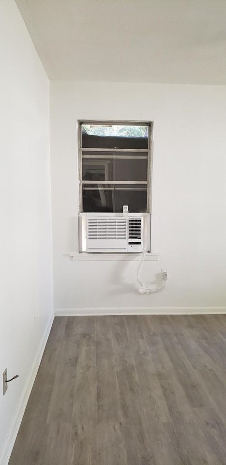 1009 West St #B - Photo 7 of 7