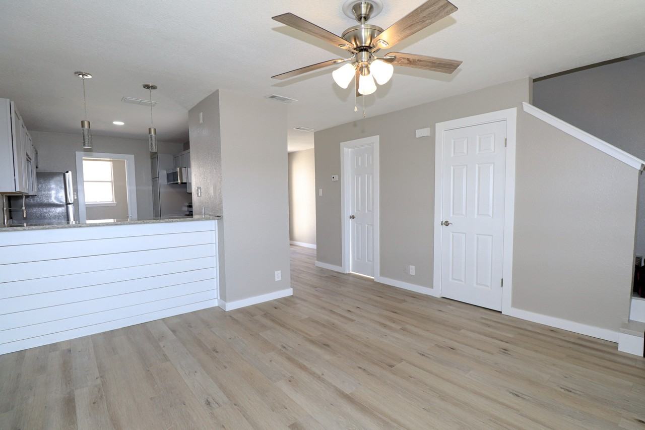 4820 Delwood St #C4 - Photo 2 of 34