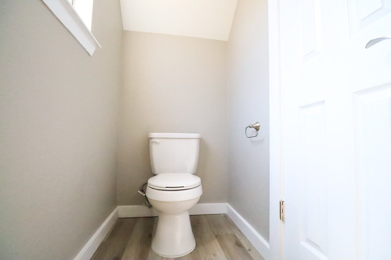 4820 Delwood St #C4 - Photo 6 of 34