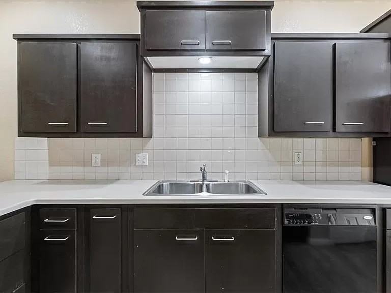 1907 S 17th St #A - Photo 4 of 18