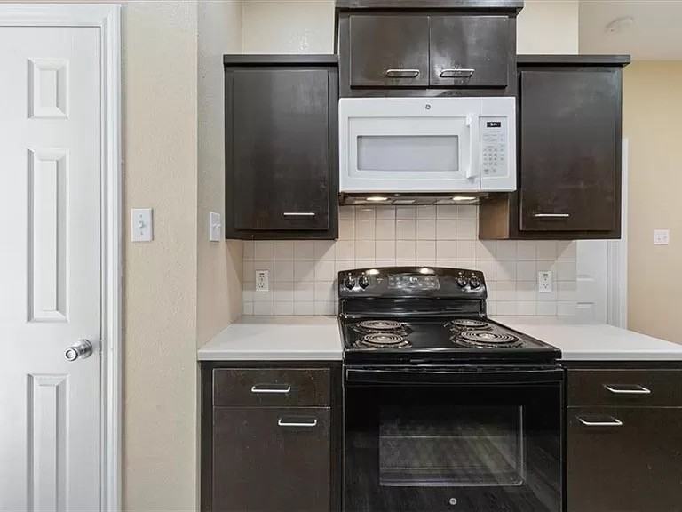 1907 S 17th St #A - Photo 5 of 18