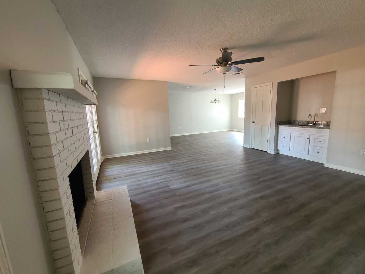 1103 Verlington Dr #NA - Photo 3 of 15