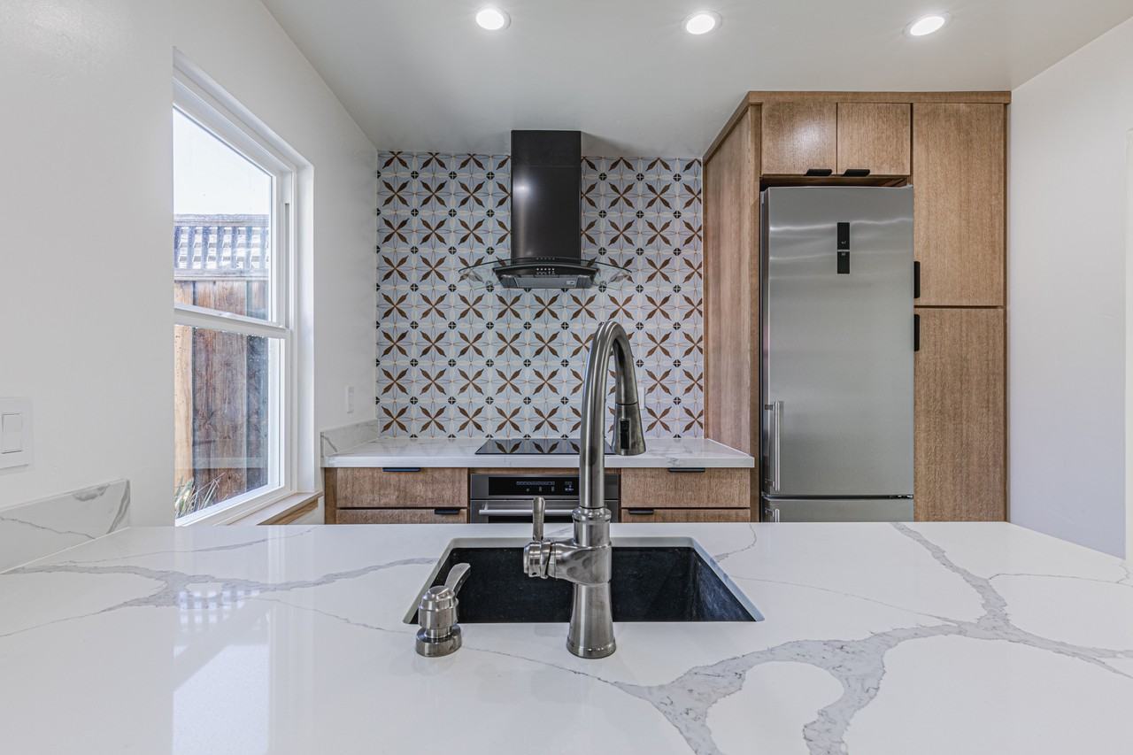 658 Elm St #2 - Photo 3 of 18