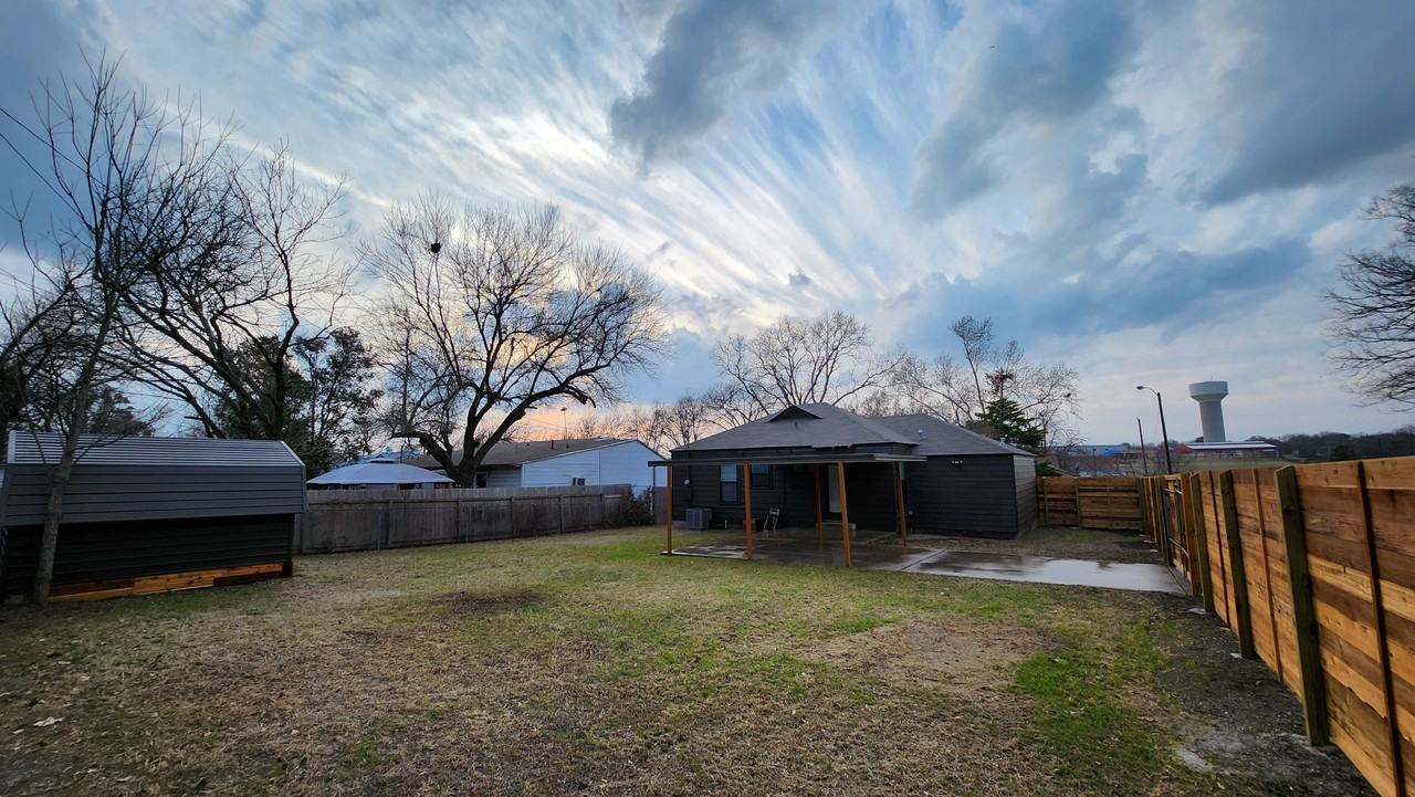 1503 S 15th St #NA - Photo 4 of 24