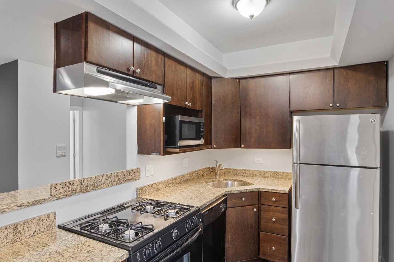 7724 N Ashland Ave #G2 - Photo 4 of 16