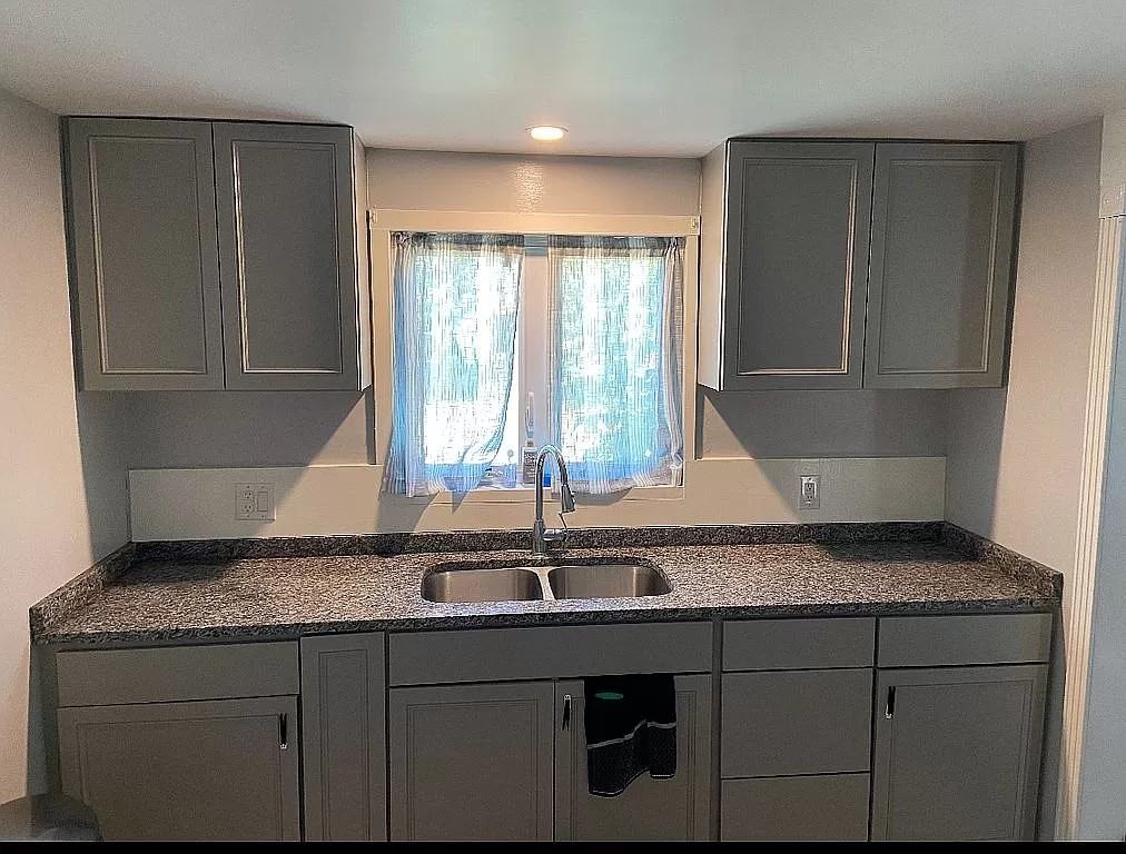 1023 Emmet St #NA - Photo 2 of 13
