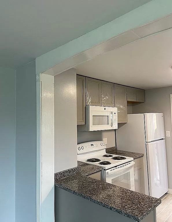 1023 Emmet St #NA - Photo 3 of 13