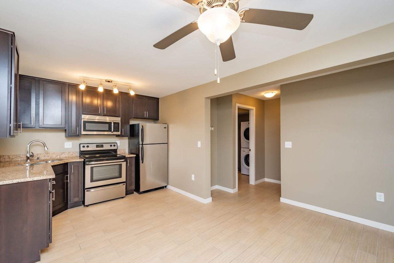 207 6th St #10 - Photo 3 of 15