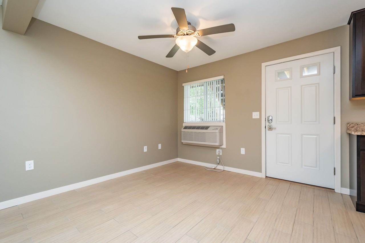 207 6th St #10 - Photo 6 of 15