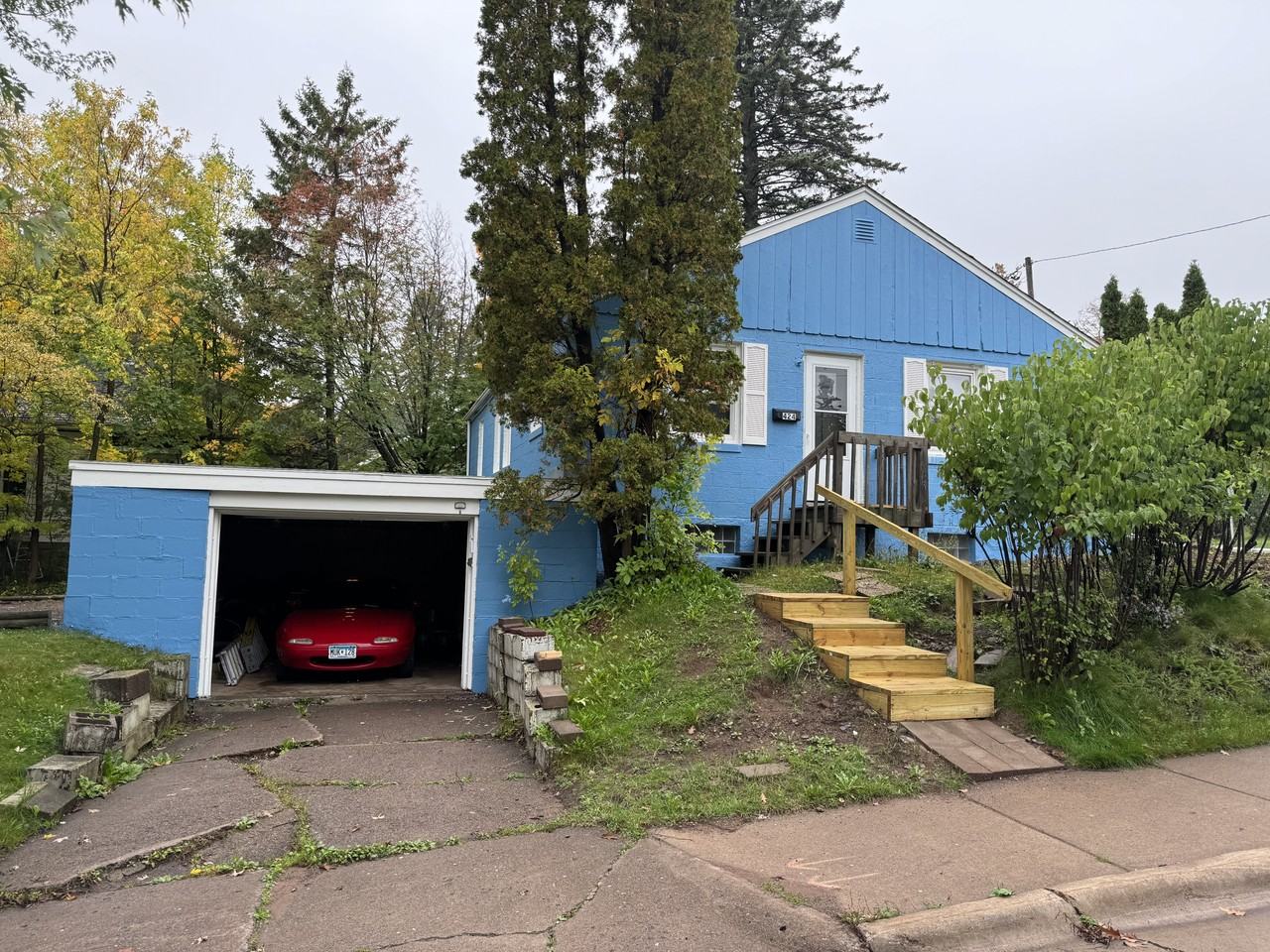 424 W Arrowhead Rd #NA - Photo 2 of 12