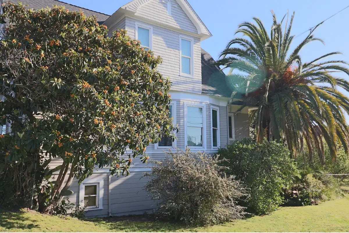 2207 E 21st St #NA - Photo 2 of 22