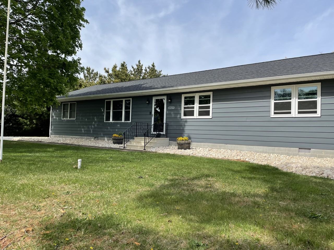 18429 Linden Ln #NA - Photo 2 of 40