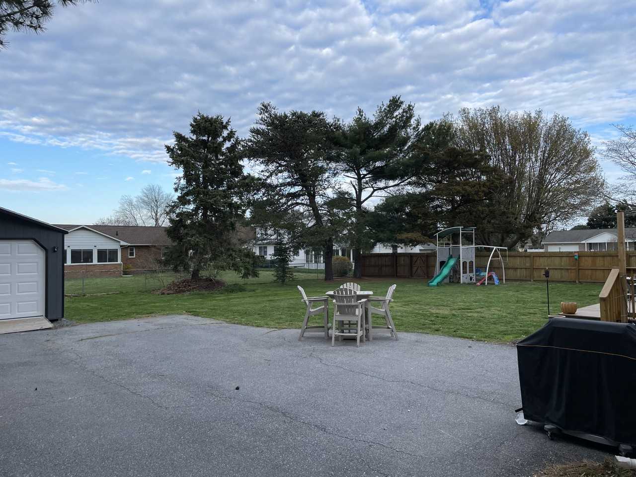 18429 Linden Ln #NA - Photo 5 of 40