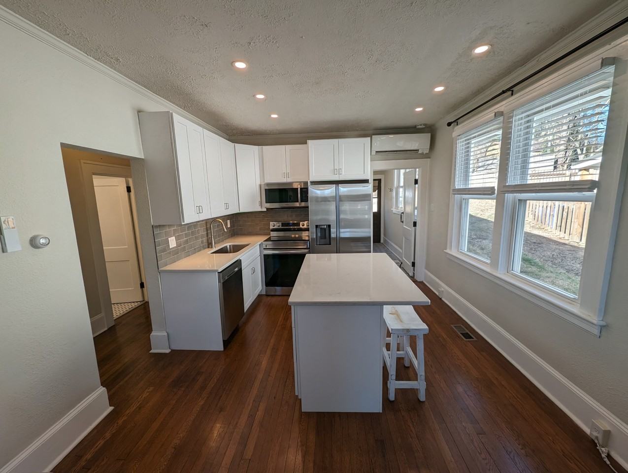 28 Woodrow Ave #NA - Photo 2 of 29