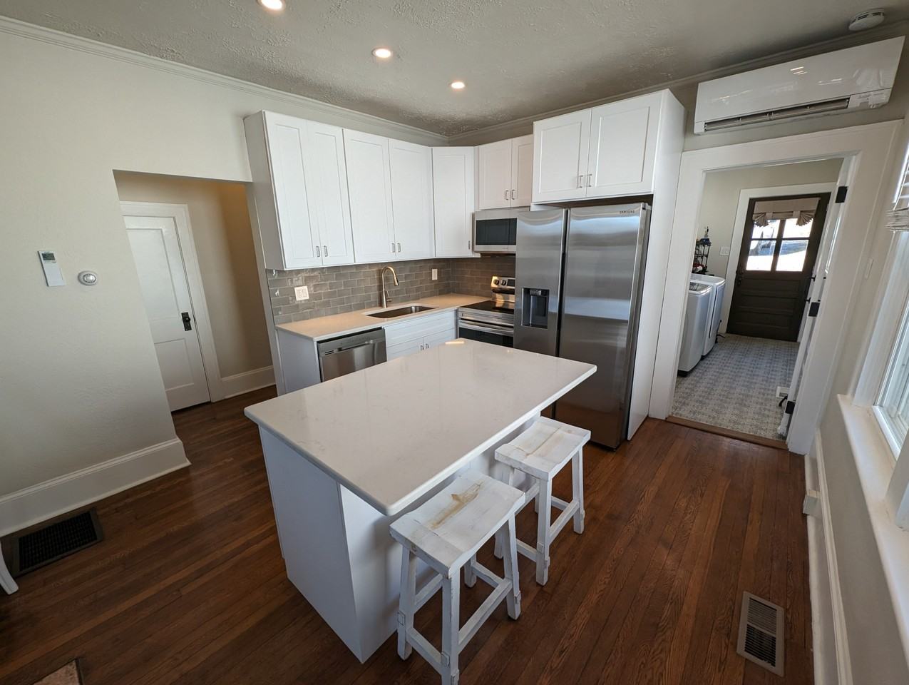 28 Woodrow Ave #NA - Photo 3 of 29