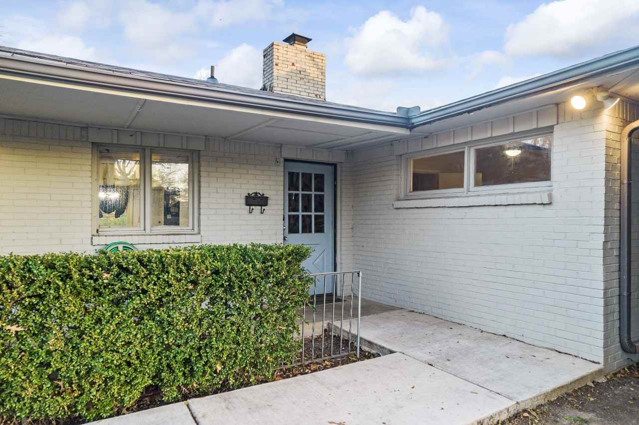 3701 S Richmond Ave #NA - Photo 2 of 30