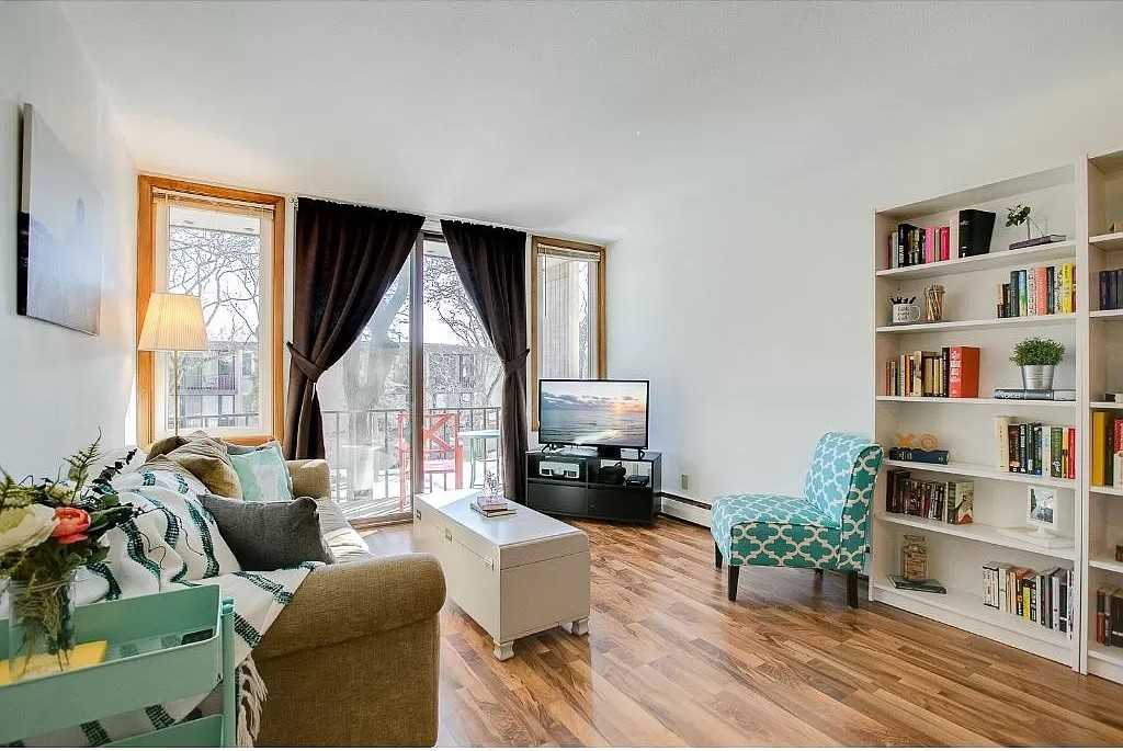 4010 15th Ave S #8 - Photo 4 of 17