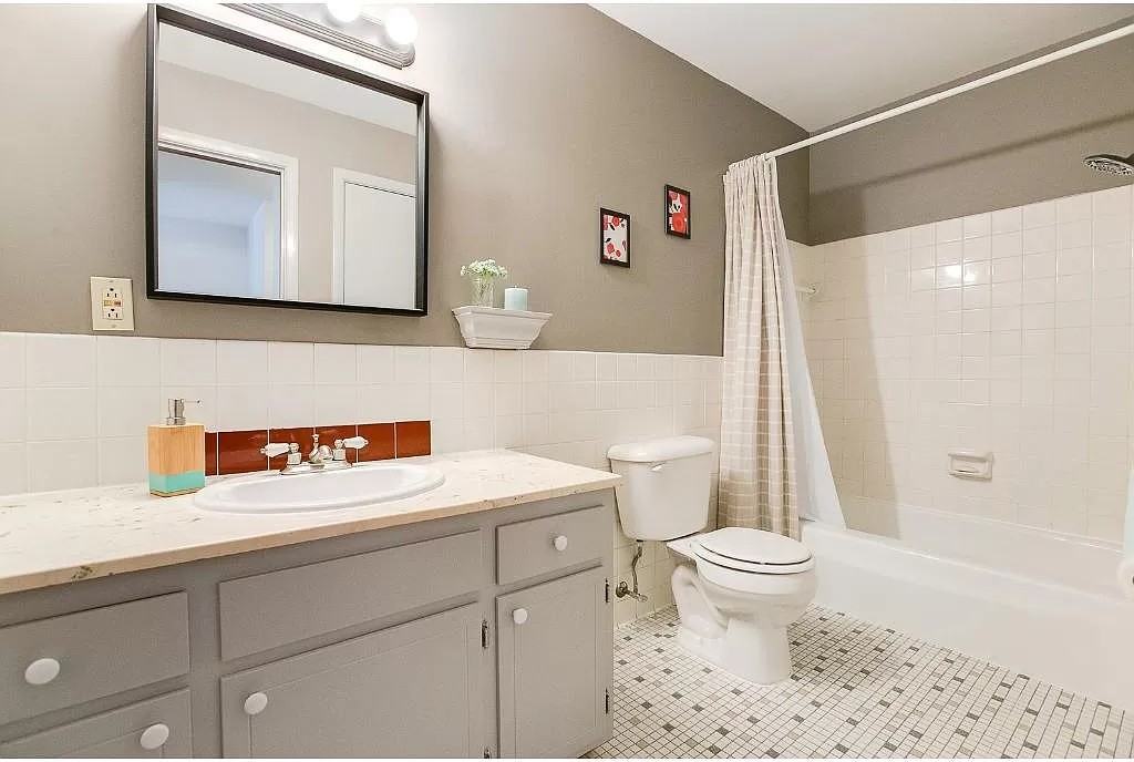 4010 15th Ave S #8 - Photo 3 of 17