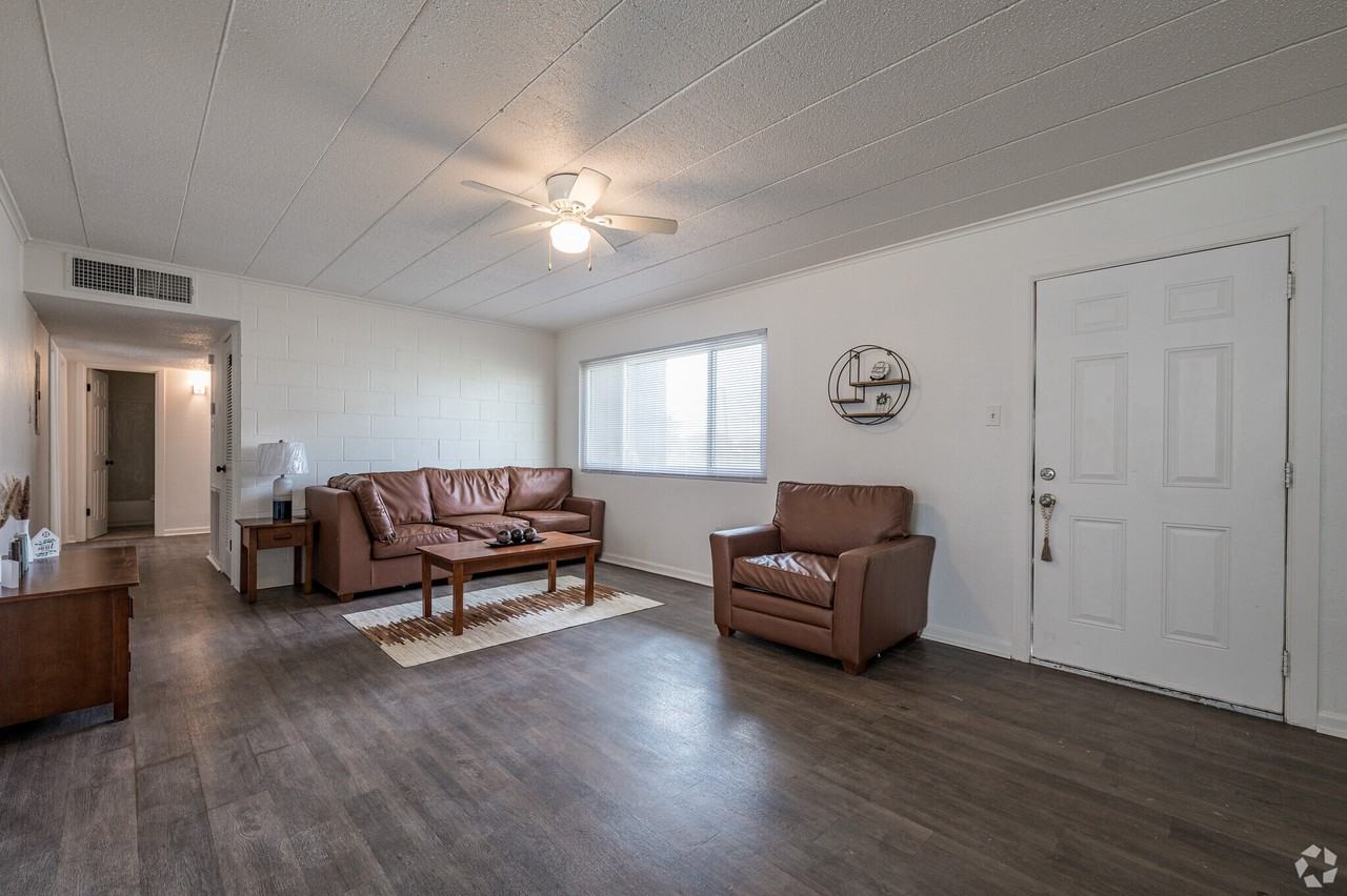 1220 Adams Ave #2 - Photo 5 of 23