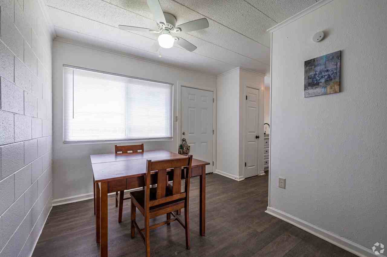 1220 Adams Ave #2 - Photo 7 of 23