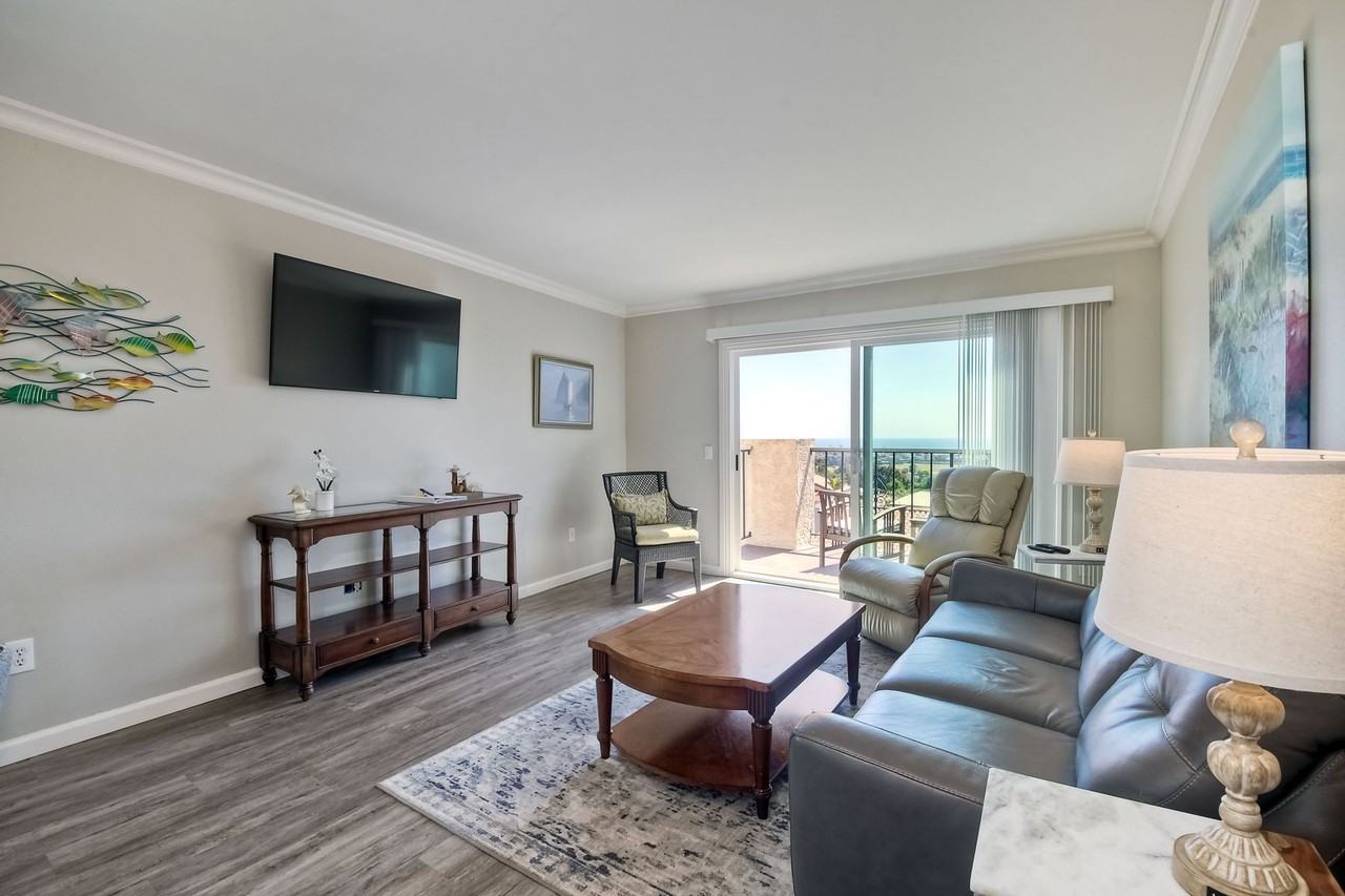 6677 Paseo Del Norte #B - Photo 5 of 22