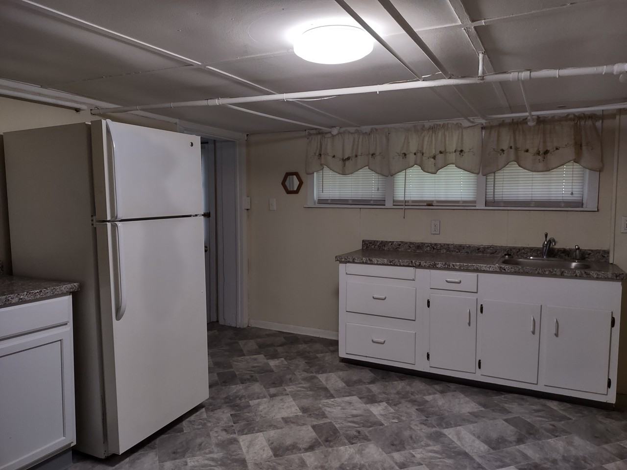 1242 North Ave #A - Photo 5 of 15