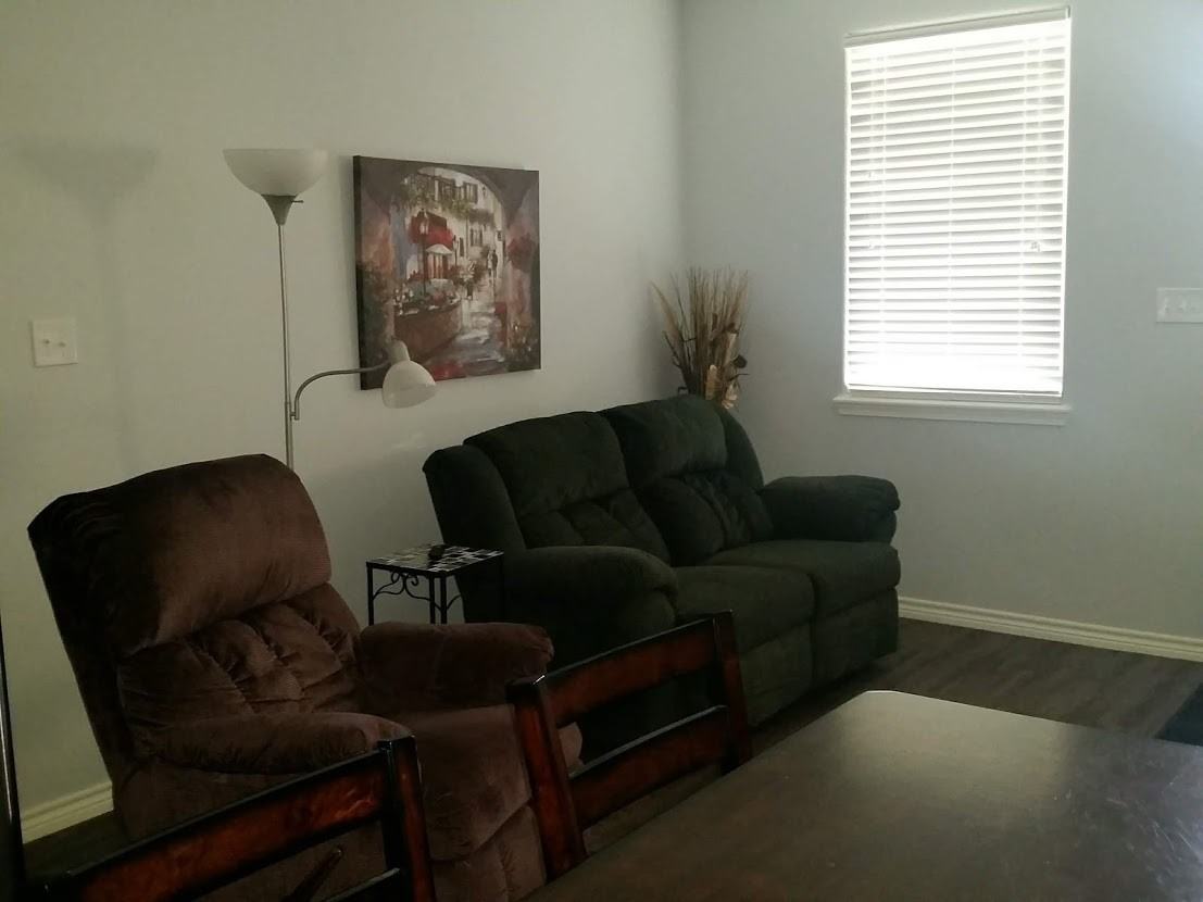 509 S Guadalupe St #E - Photo 2 of 8