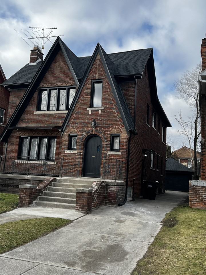 17163 Prairie St #1 - Photo 2 of 23