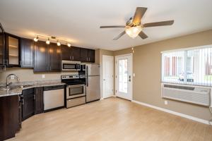 featured image of 201 1/2 6th St #3