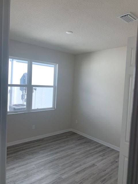 2082 Paragon Cir W #NA - Photo 5 of 17