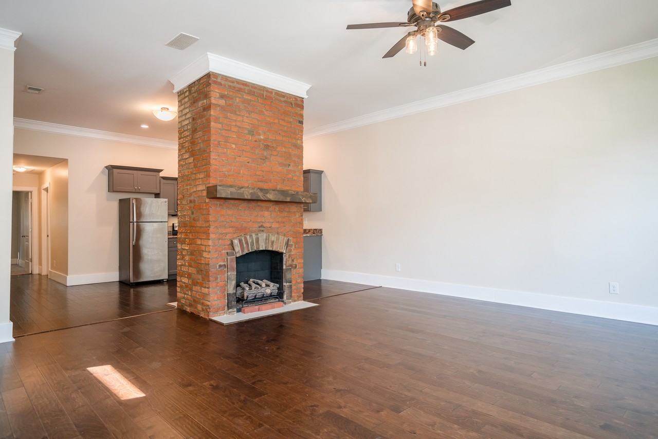 1044 Mary St #NA - Photo 2 of 15