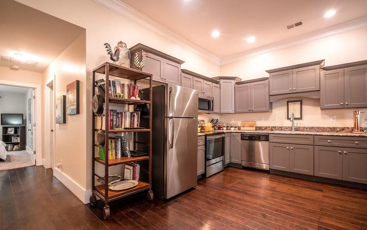 1044 Mary St #NA - Photo 3 of 15