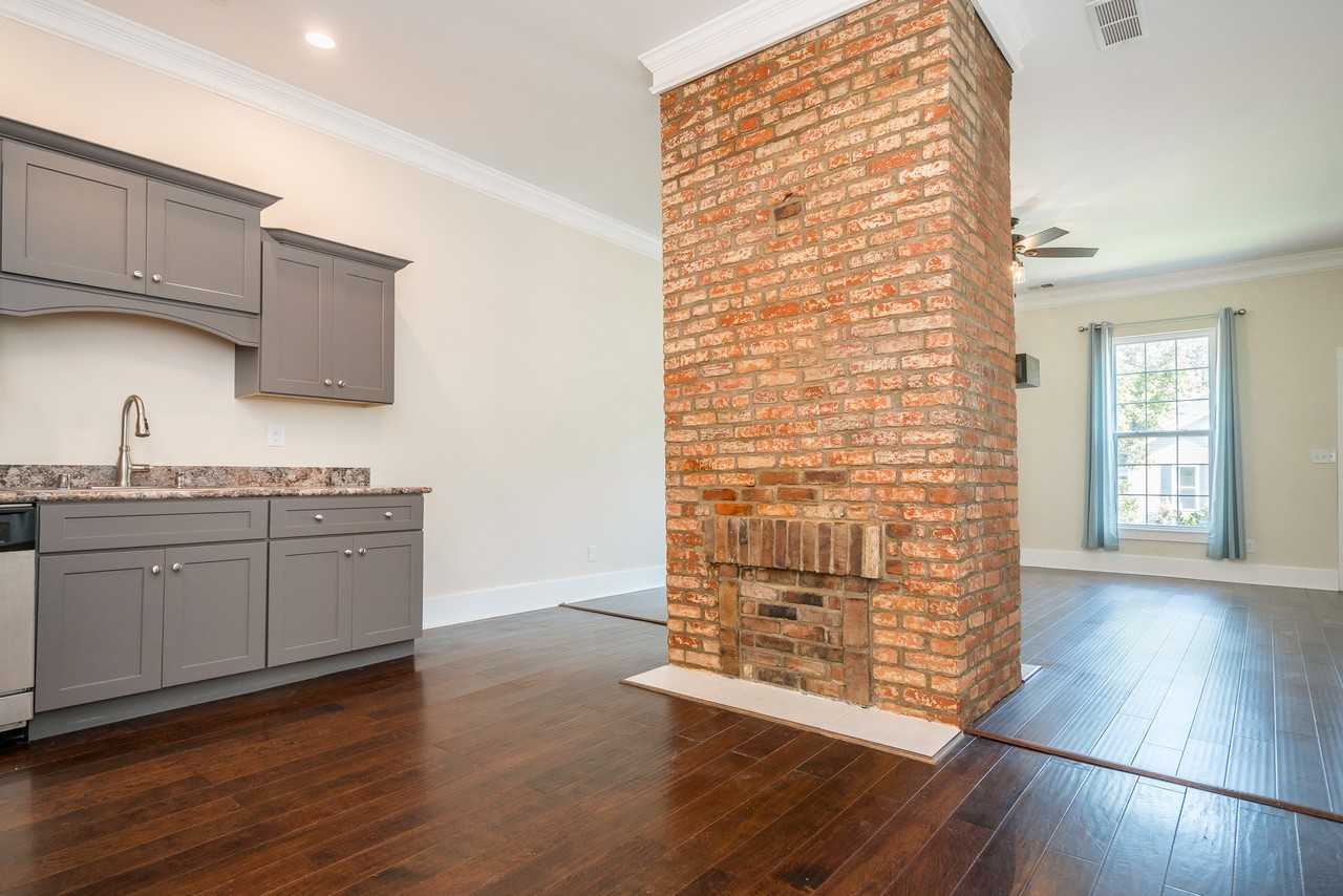 1044 Mary St #NA - Photo 4 of 15