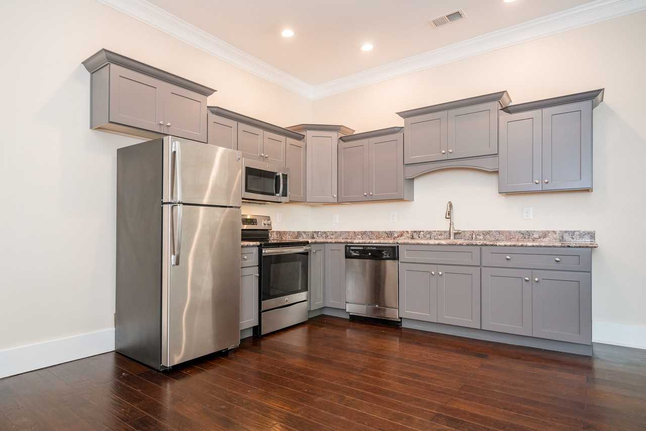 1044 Mary St #NA - Photo 5 of 15