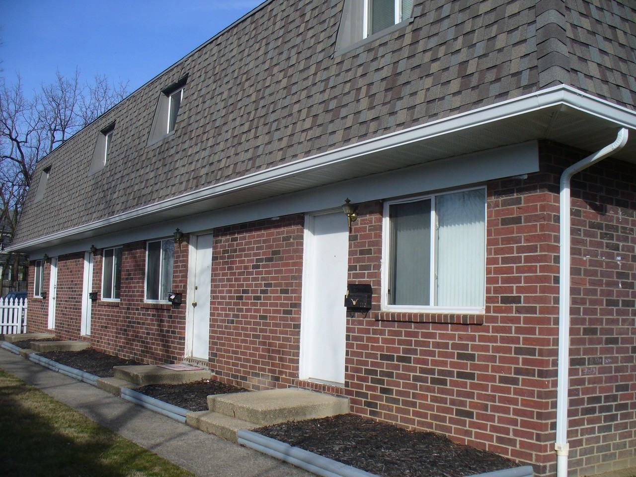 216 E Tompkins St #NA - Photo 3 of 8