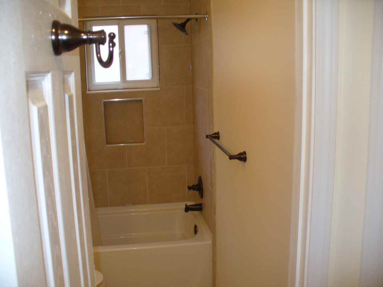 216 E Tompkins St #NA - Photo 4 of 8