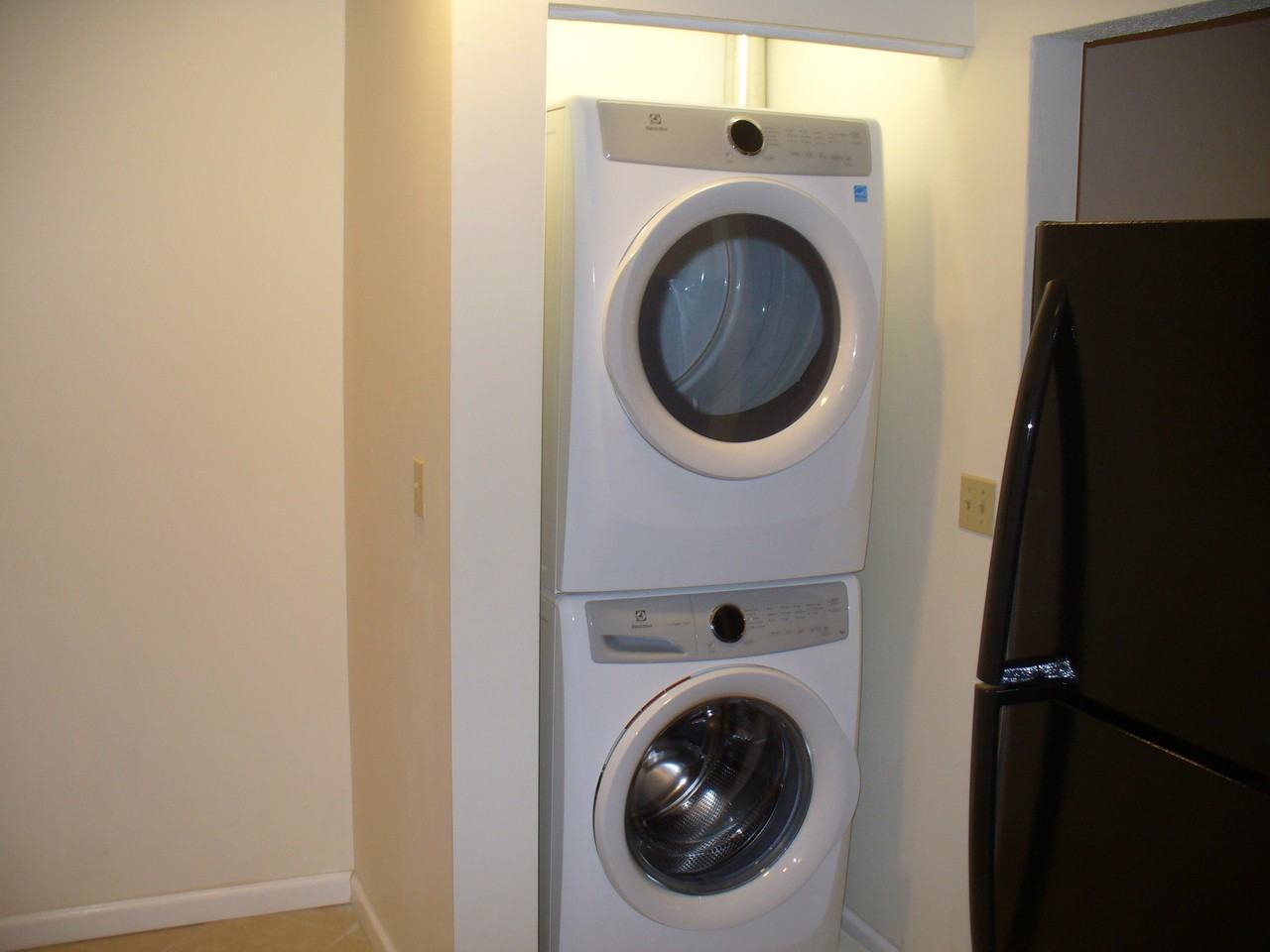 216 E Tompkins St #NA - Photo 7 of 8