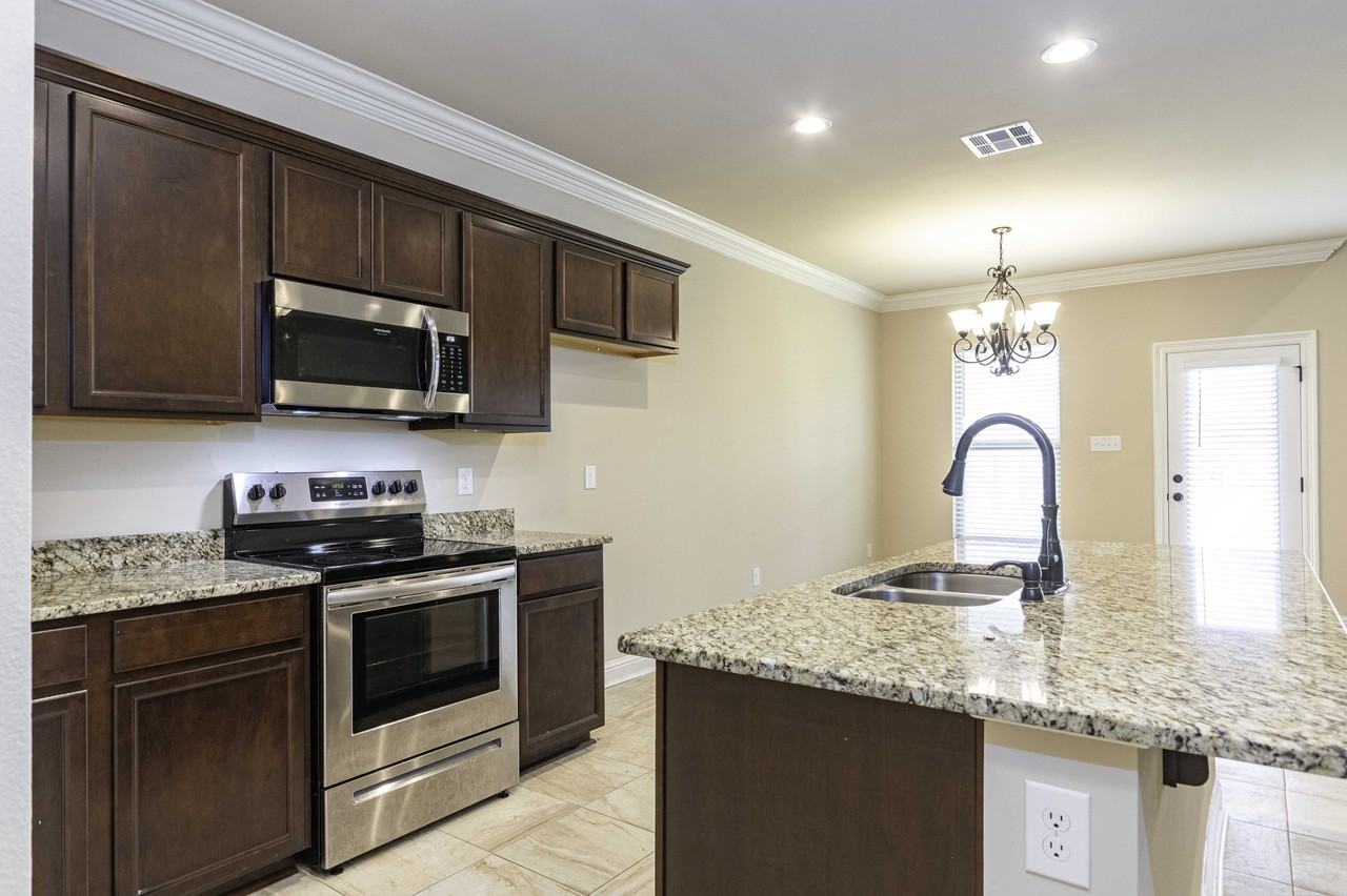 112 Melanie Rose Dr #NA - Photo 2 of 39