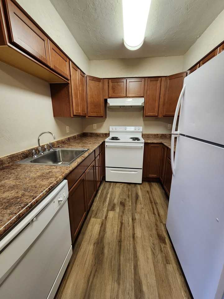1725 Sw 69th Way #NA - Photo 3 of 13