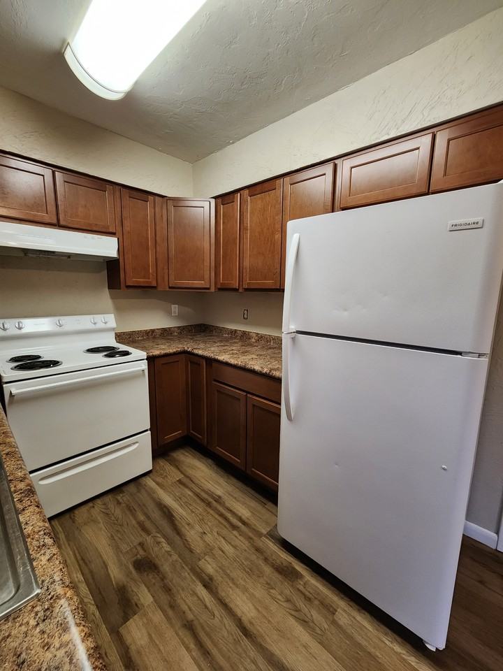 1725 Sw 69th Way #NA - Photo 4 of 13