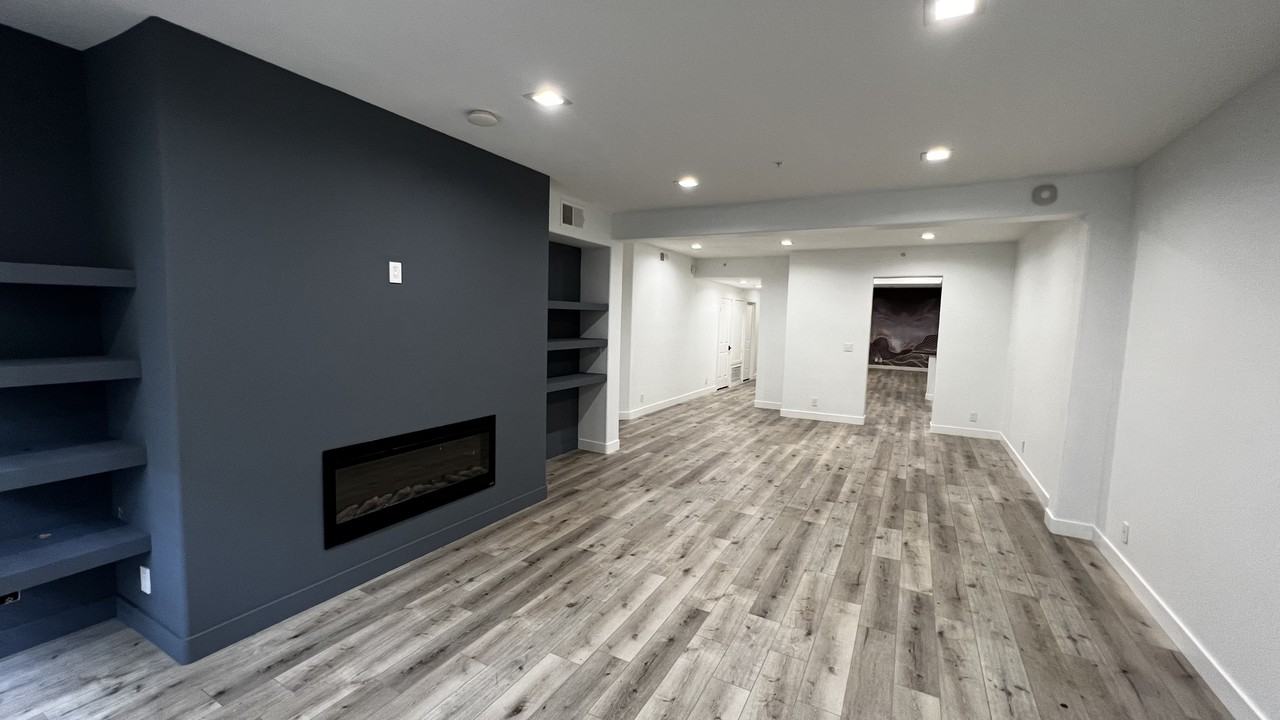 11740 W Sunset Blvd #15 - Photo 5 of 22